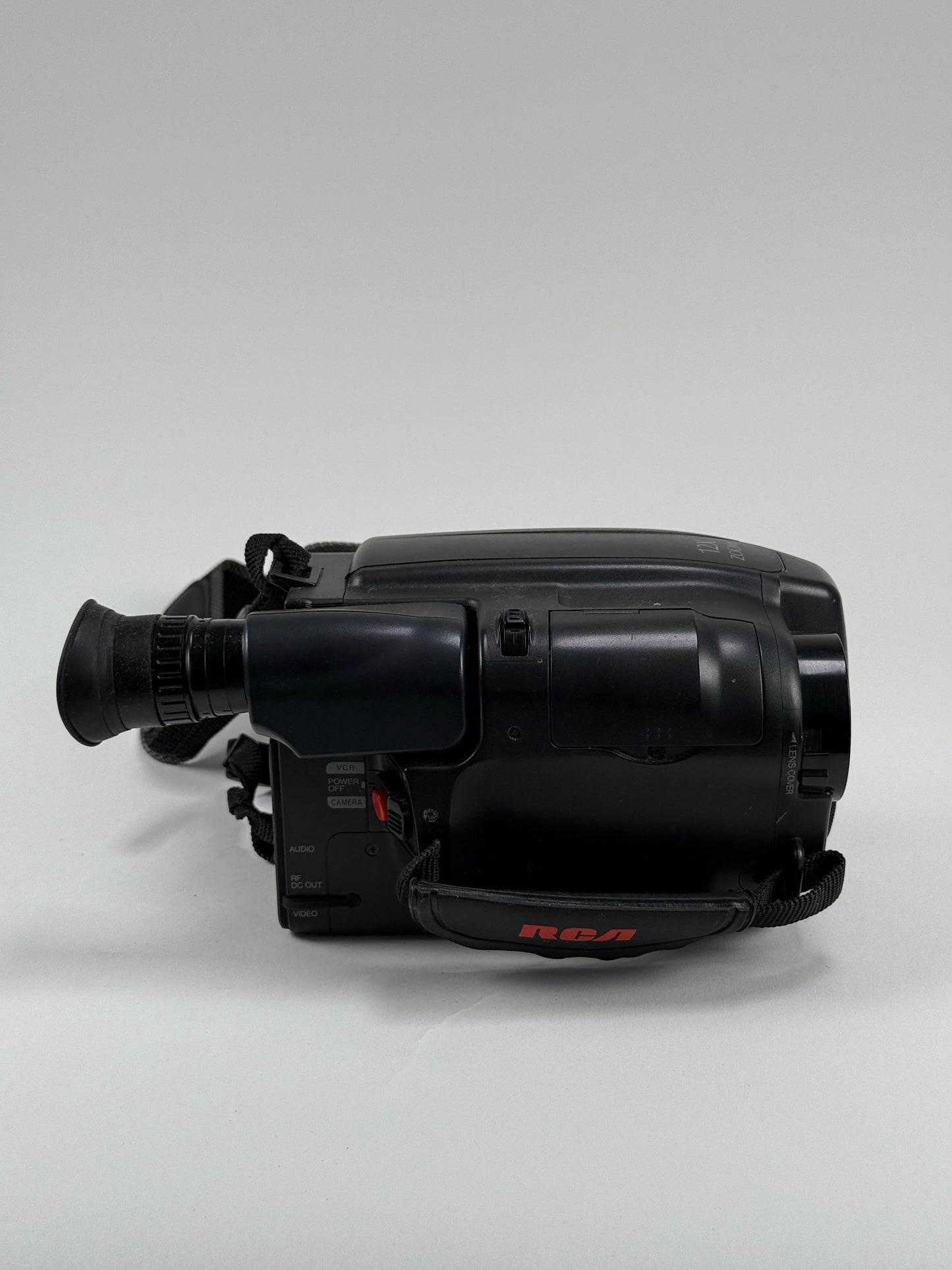 RCA VHS-C Camcorder Model CC612 w/ Charger Battery