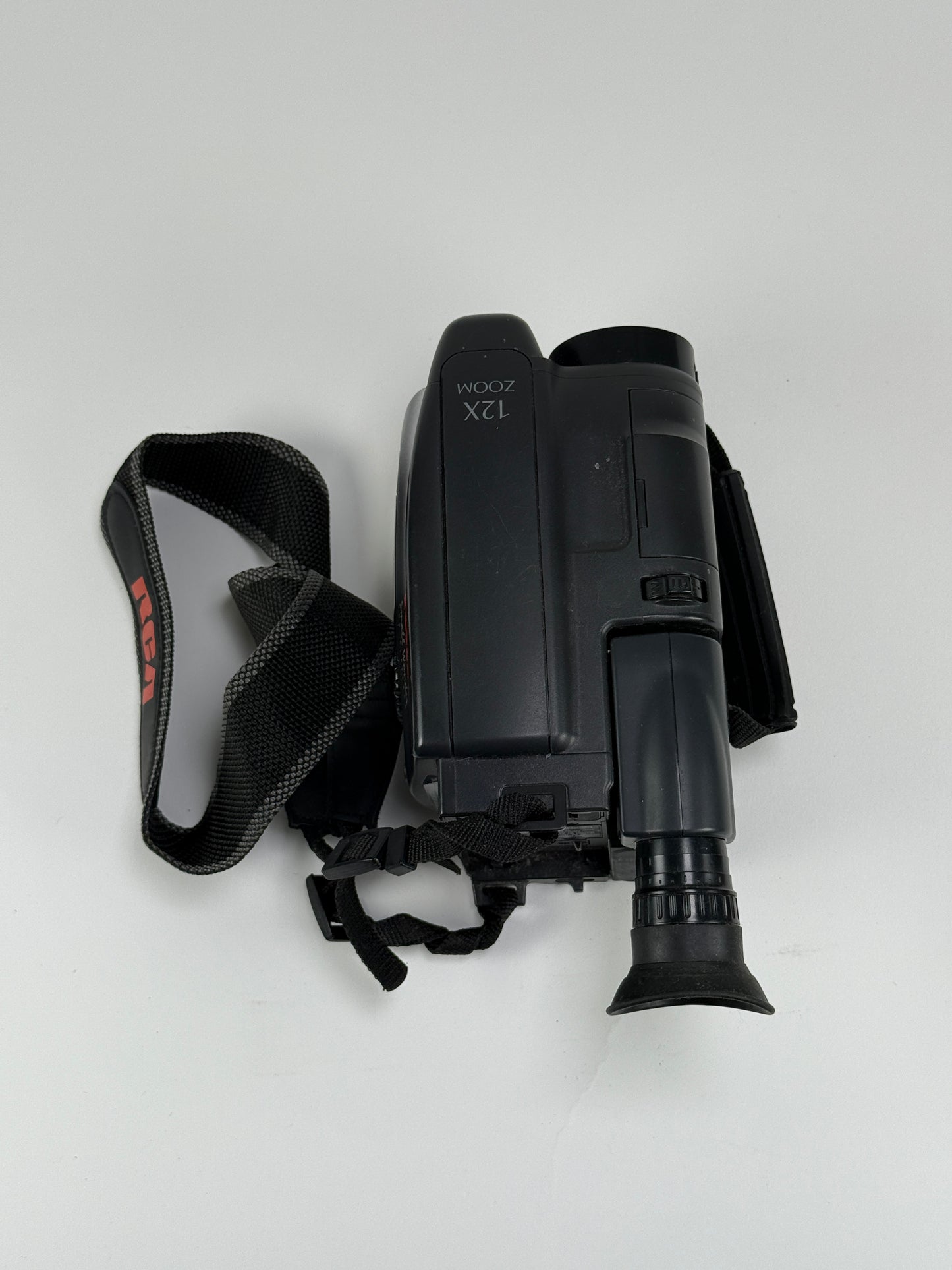 RCA VHS-C Camcorder Model CC612 w/ Charger Battery