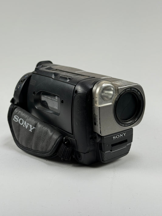 Sony Camcorder CCD-TRV37 Silver Vintage Handycam Vision 200x Zoom