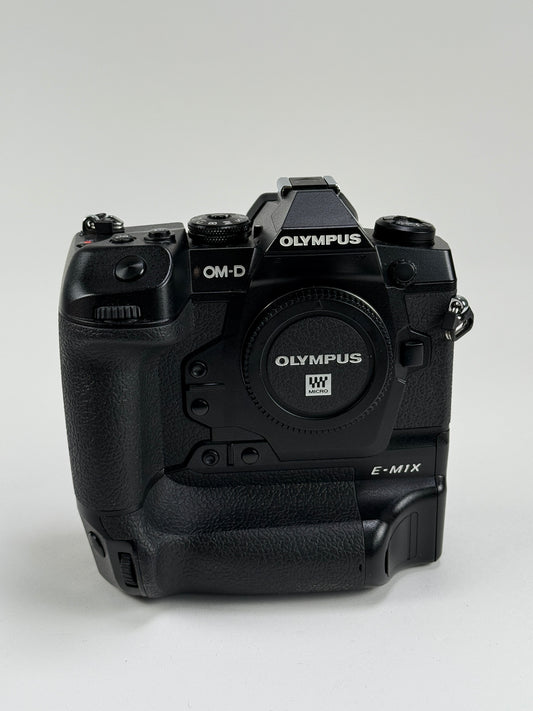 Olympus OM-D E-M1X Mirrorless Digital Camera