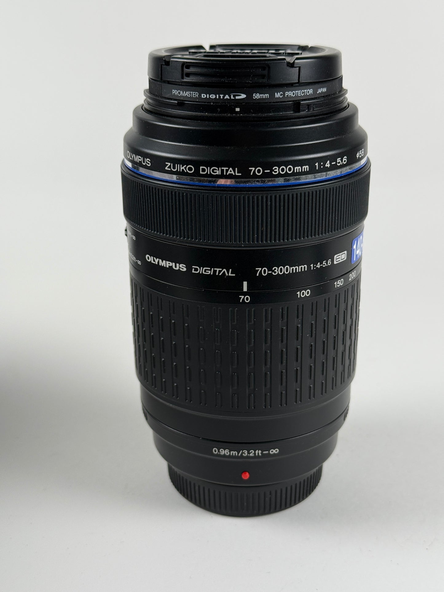 Olympus Zuiko Digital ED 70-300mm F4-5.6 for Four Thirds w/Hood