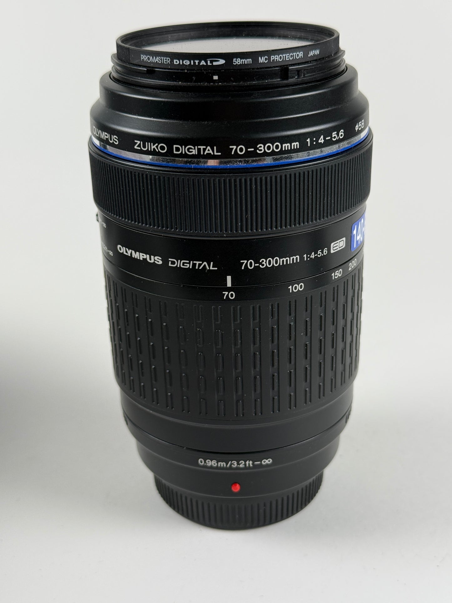 Olympus Zuiko Digital ED 70-300mm F4-5.6 for Four Thirds w/Hood