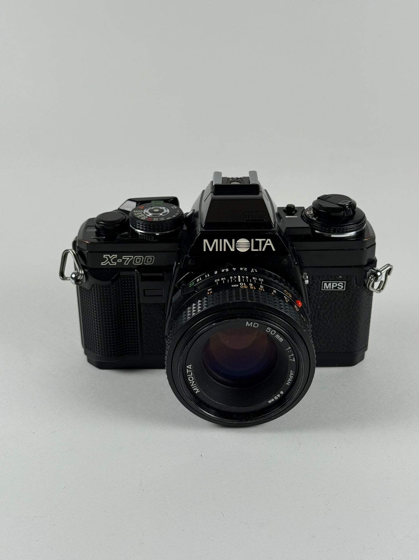 Minolta X-700 SLR Film Camera kit w/ MD 50mm f1.7 lens