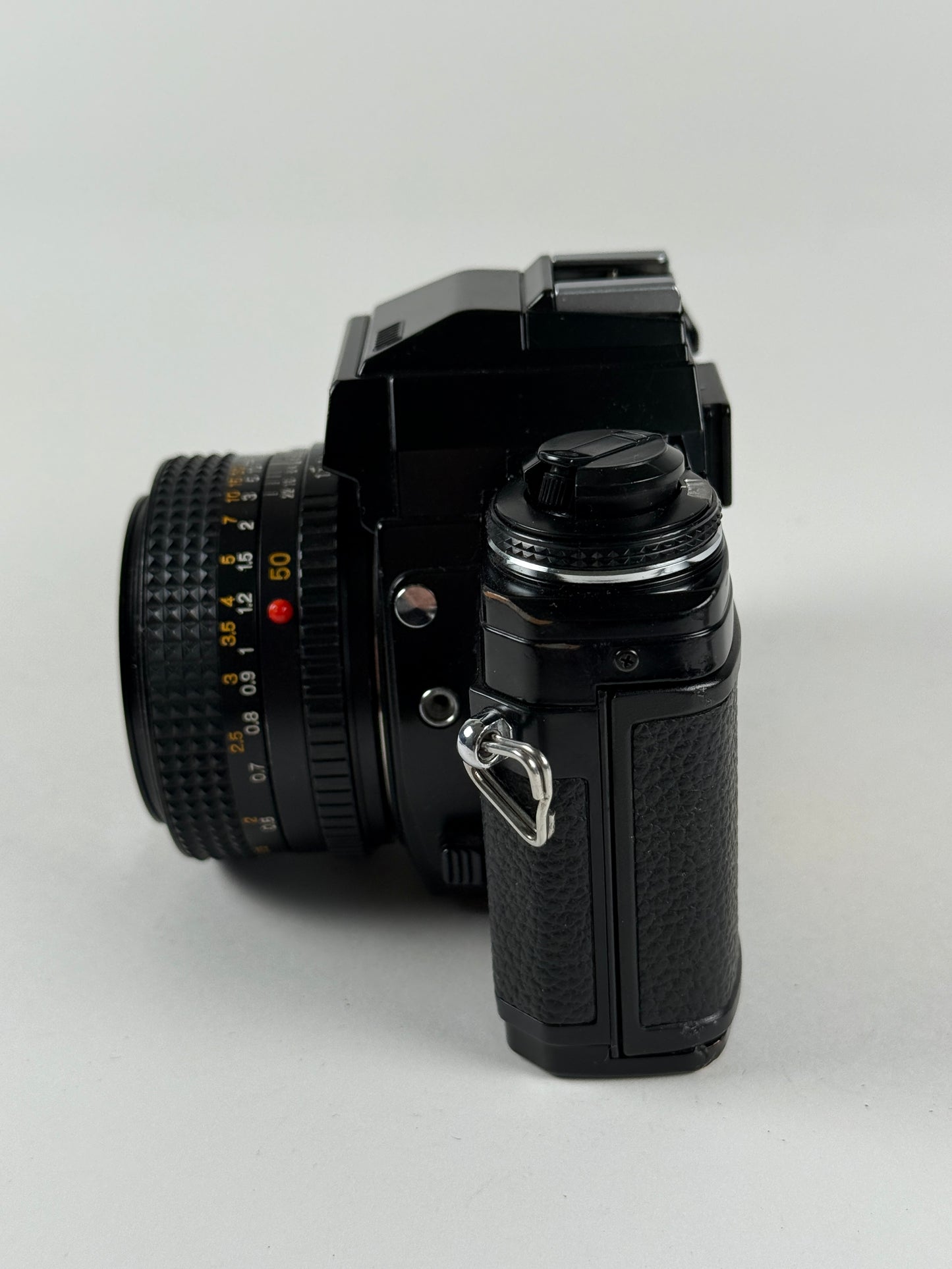Minolta X-700 SLR Film Camera kit w/ MD 50mm f1.7 lens