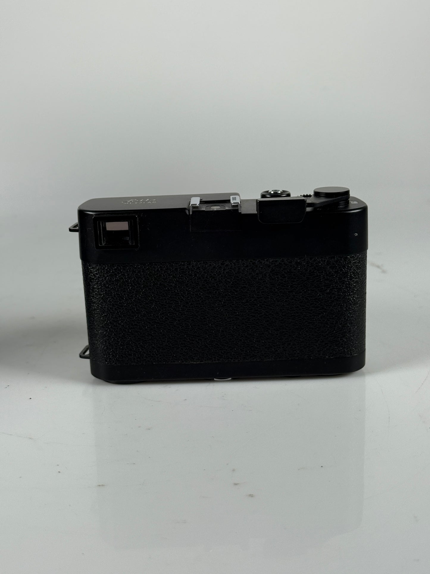 Leica CL Rangfinder film camera with 40mm f2 summicron lens