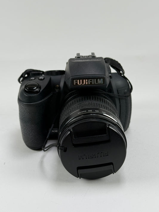 Fuji Fujifilm FinePix HS30EXR Bridge Camera 24-720mm 30x Zoom Lens