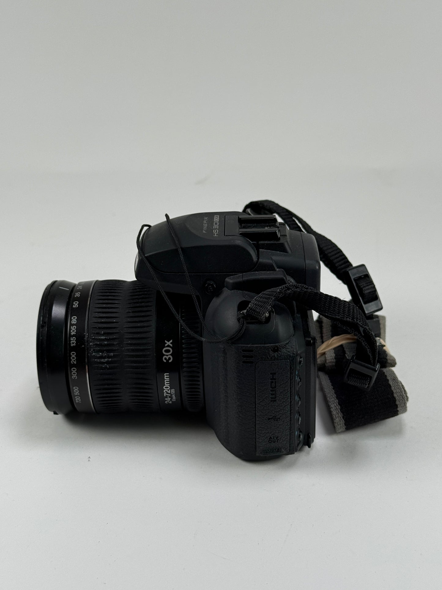 Fuji Fujifilm FinePix HS30EXR Bridge Camera 24-720mm 30x Zoom Lens