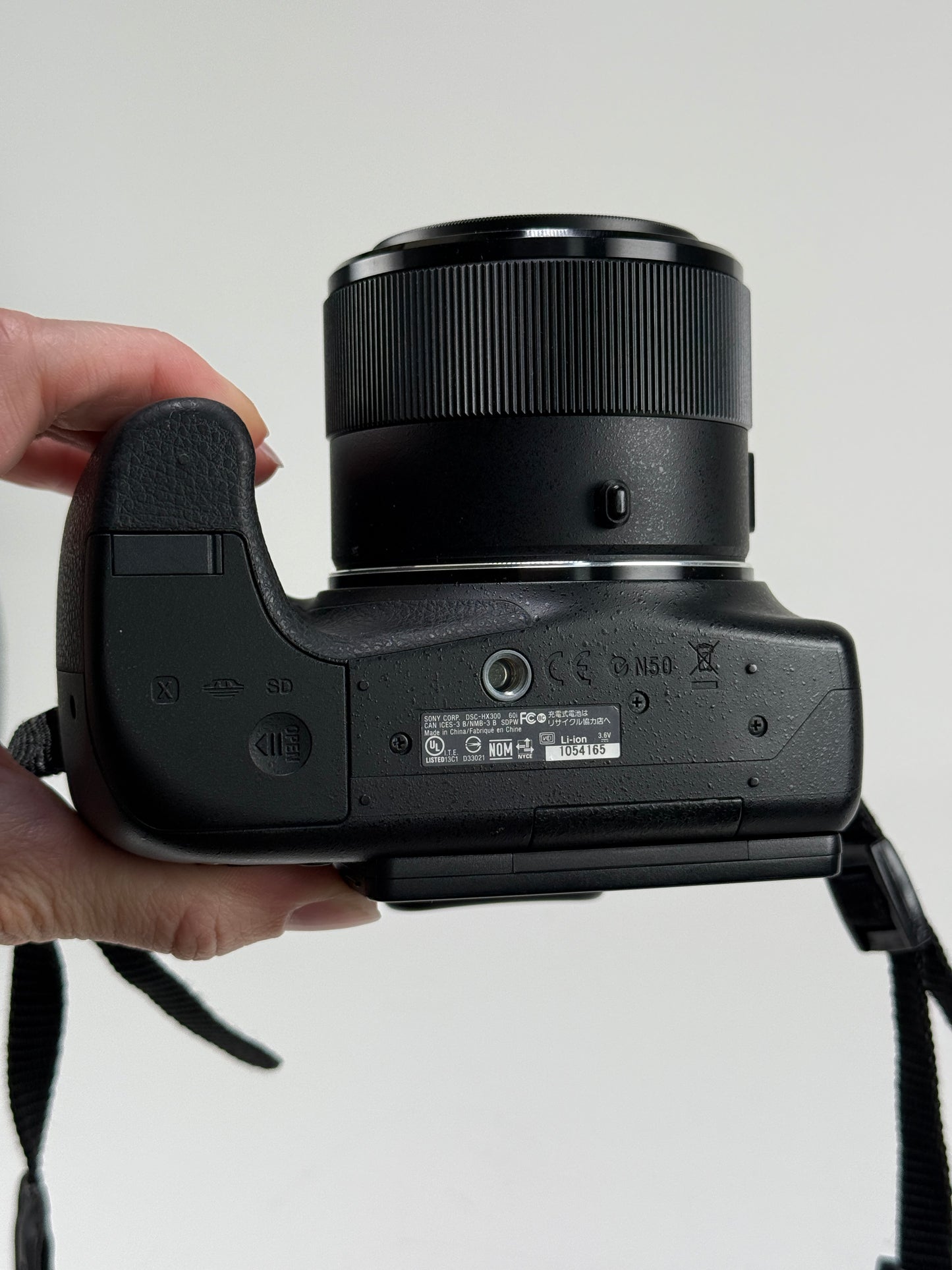 SONY DSC-HX300 Digital Camera 20.4MP 50x Zeiss Full HD