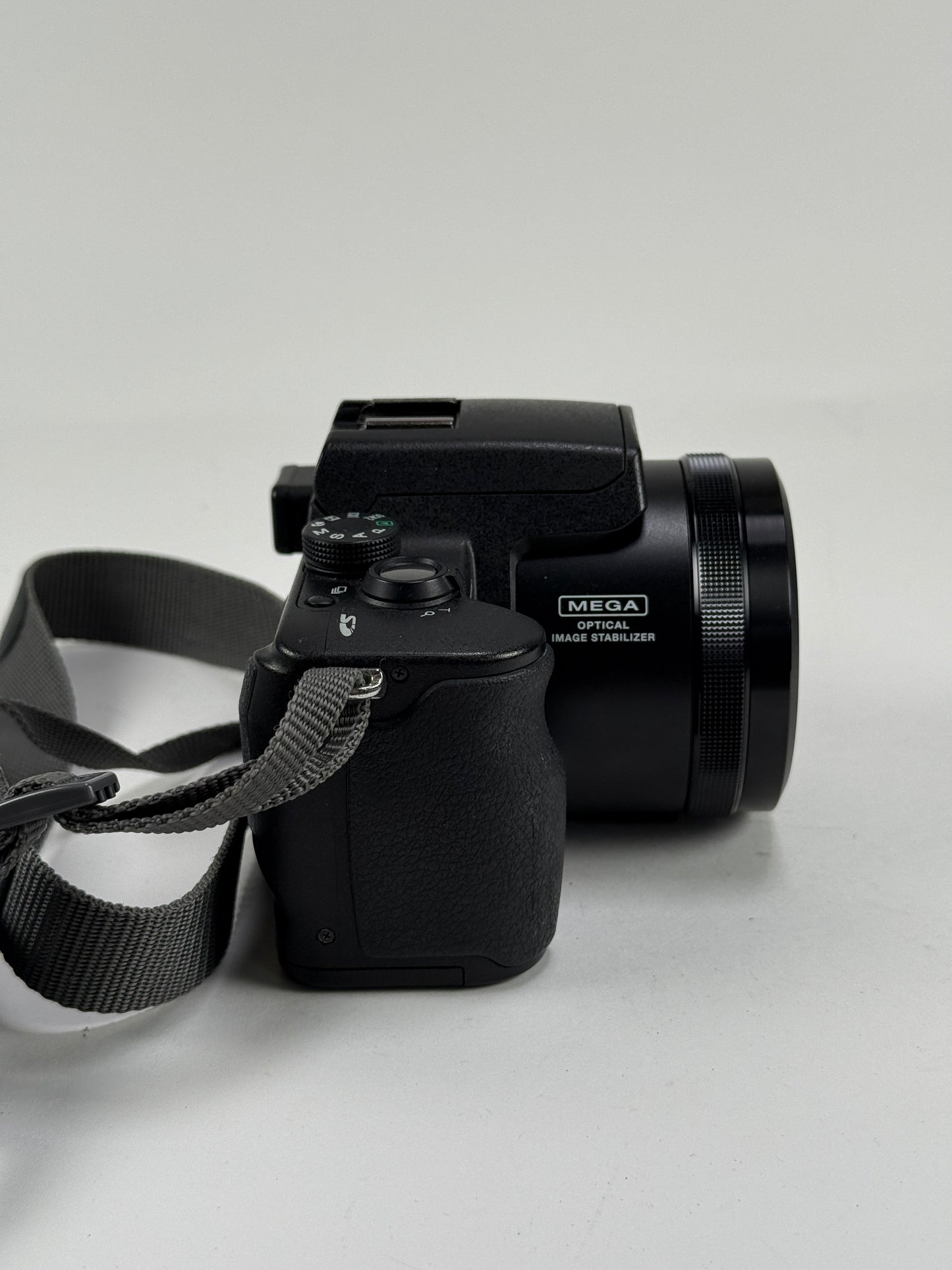 Panasonic Lumix DMC-FZ20 Digital Bridge Camera Working w/ 12x Zoom Lens