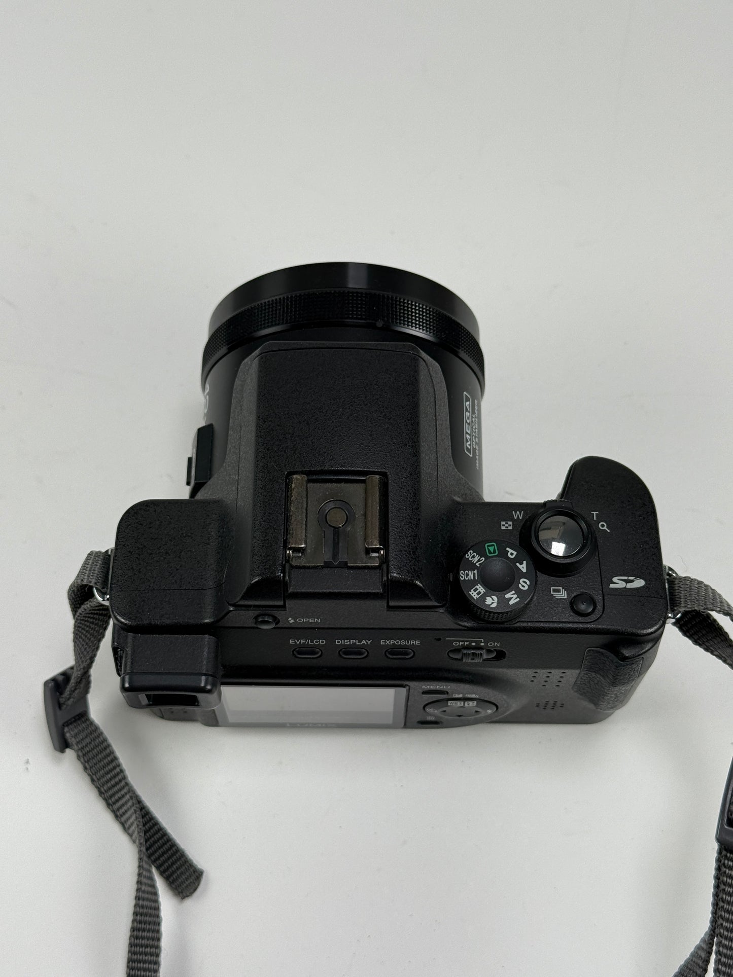 Panasonic Lumix DMC-FZ20 Digital Bridge Camera Working w/ 12x Zoom Lens