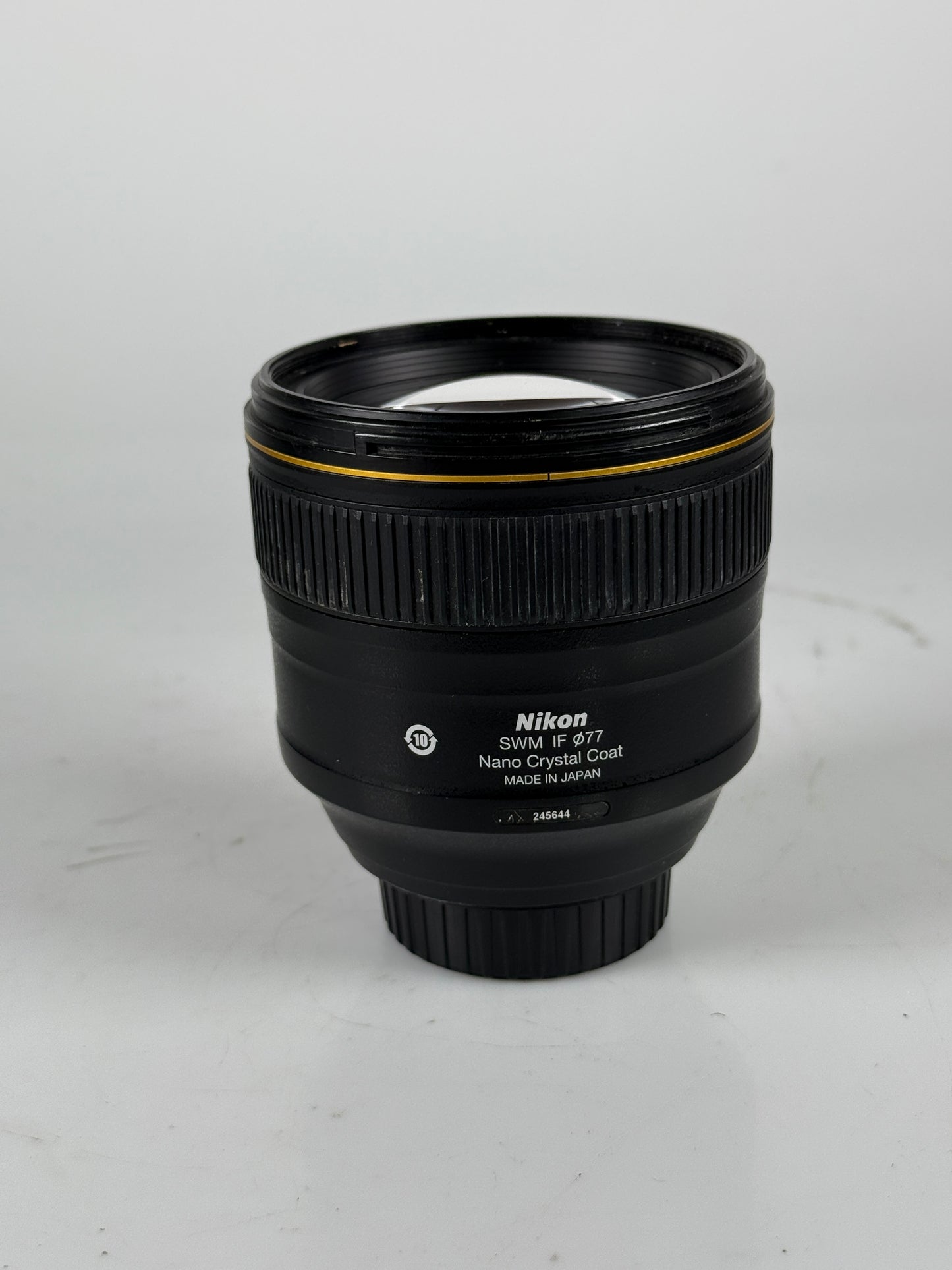 Nikon AF-S NIKKOR 85mm f1.4G N Lens with Hood