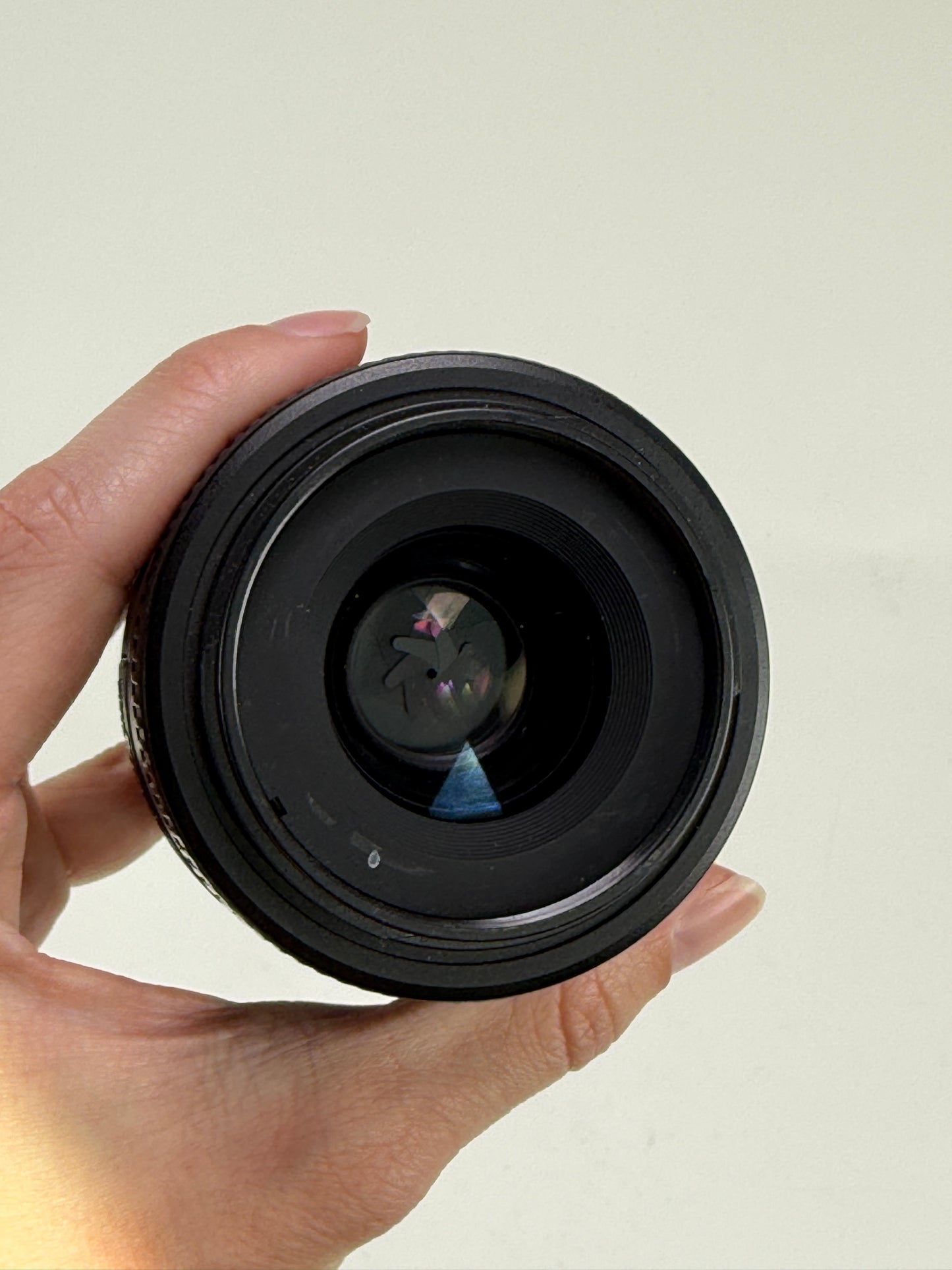 Nikon 35mm f1.8G AF-S DX Lens for Nikon DSLR Cameras