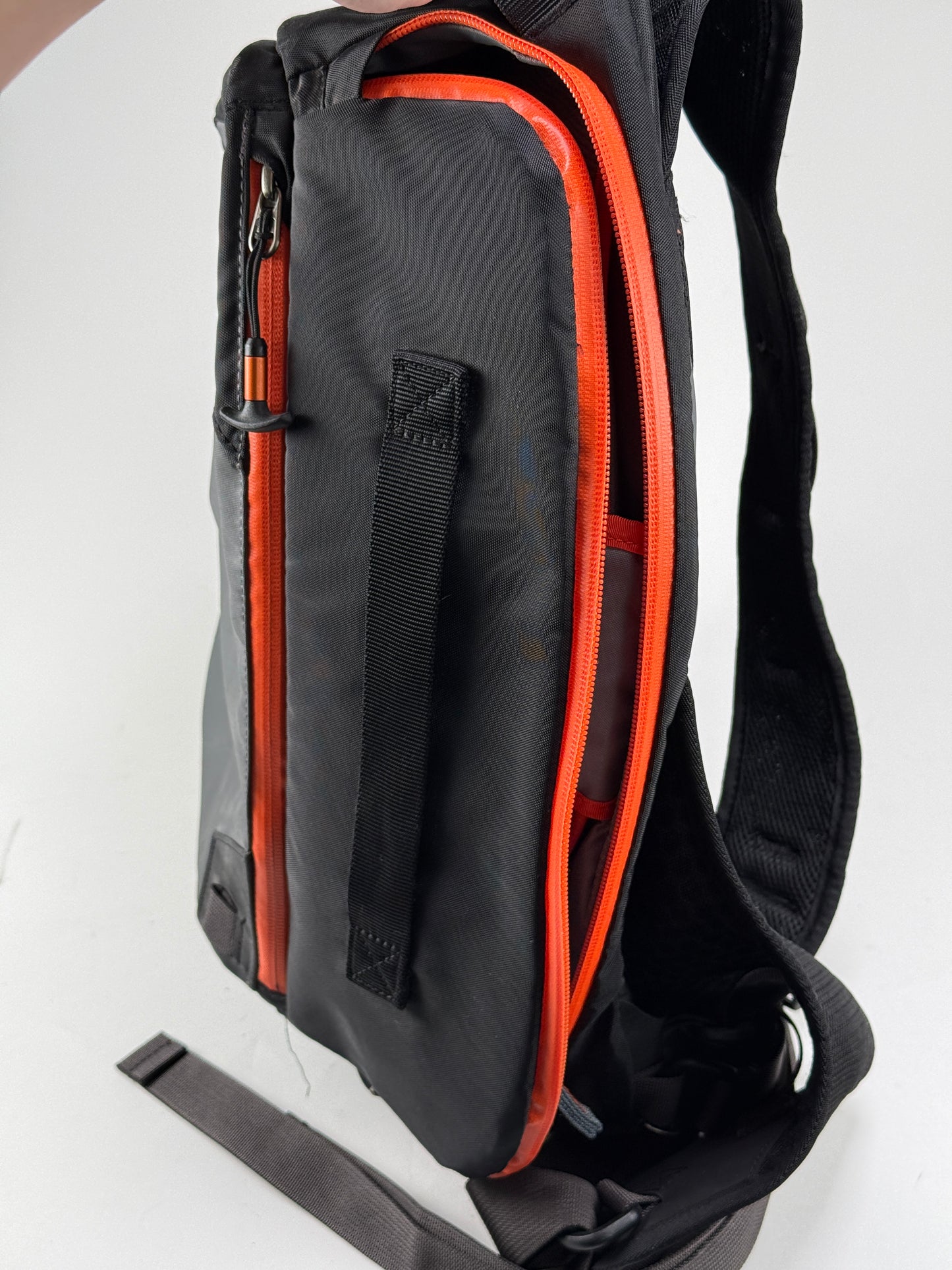 MindShift Think Tank PhotoCross 13 Sling Camera Bag