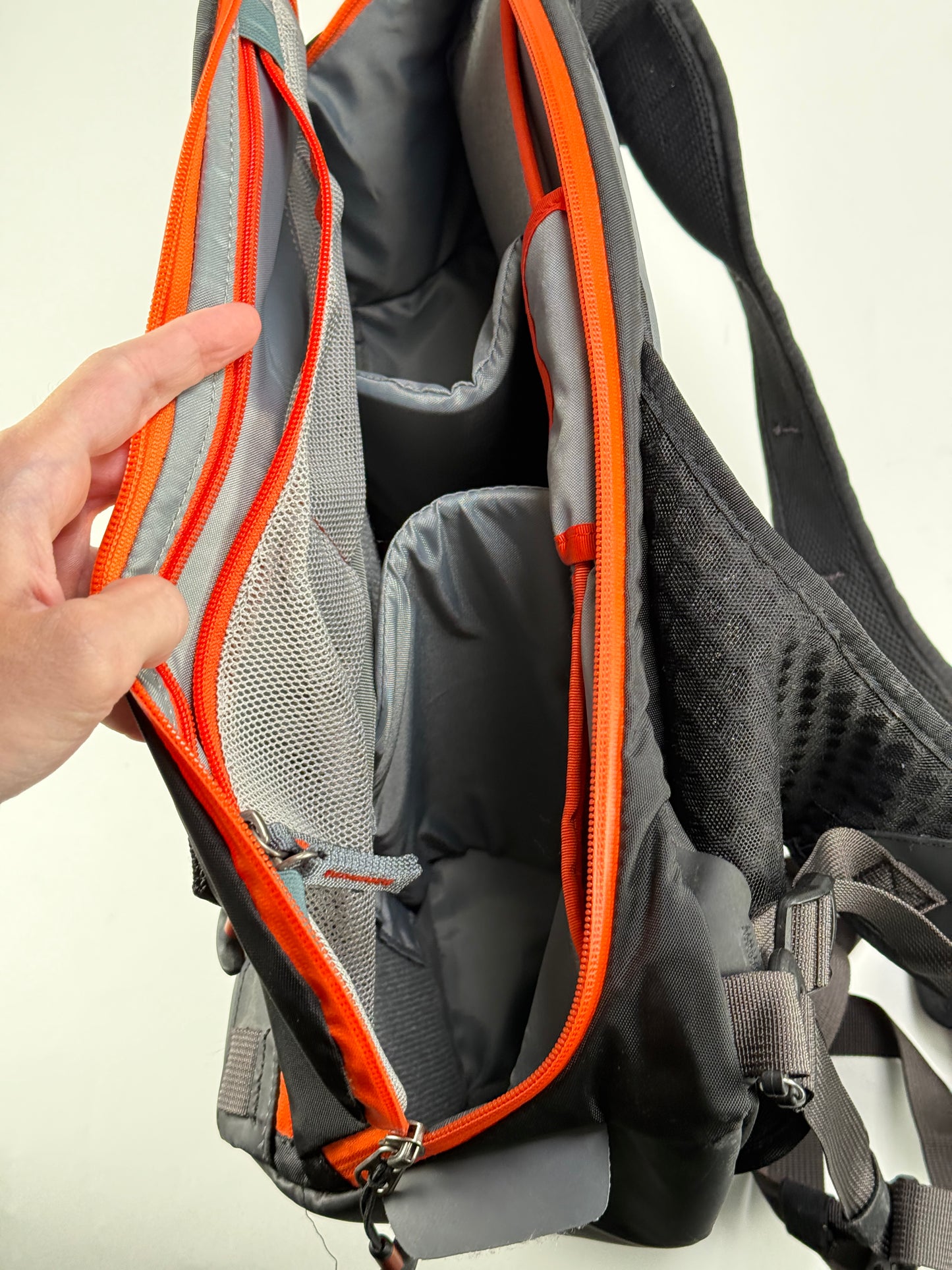 MindShift Think Tank PhotoCross 13 Sling Camera Bag