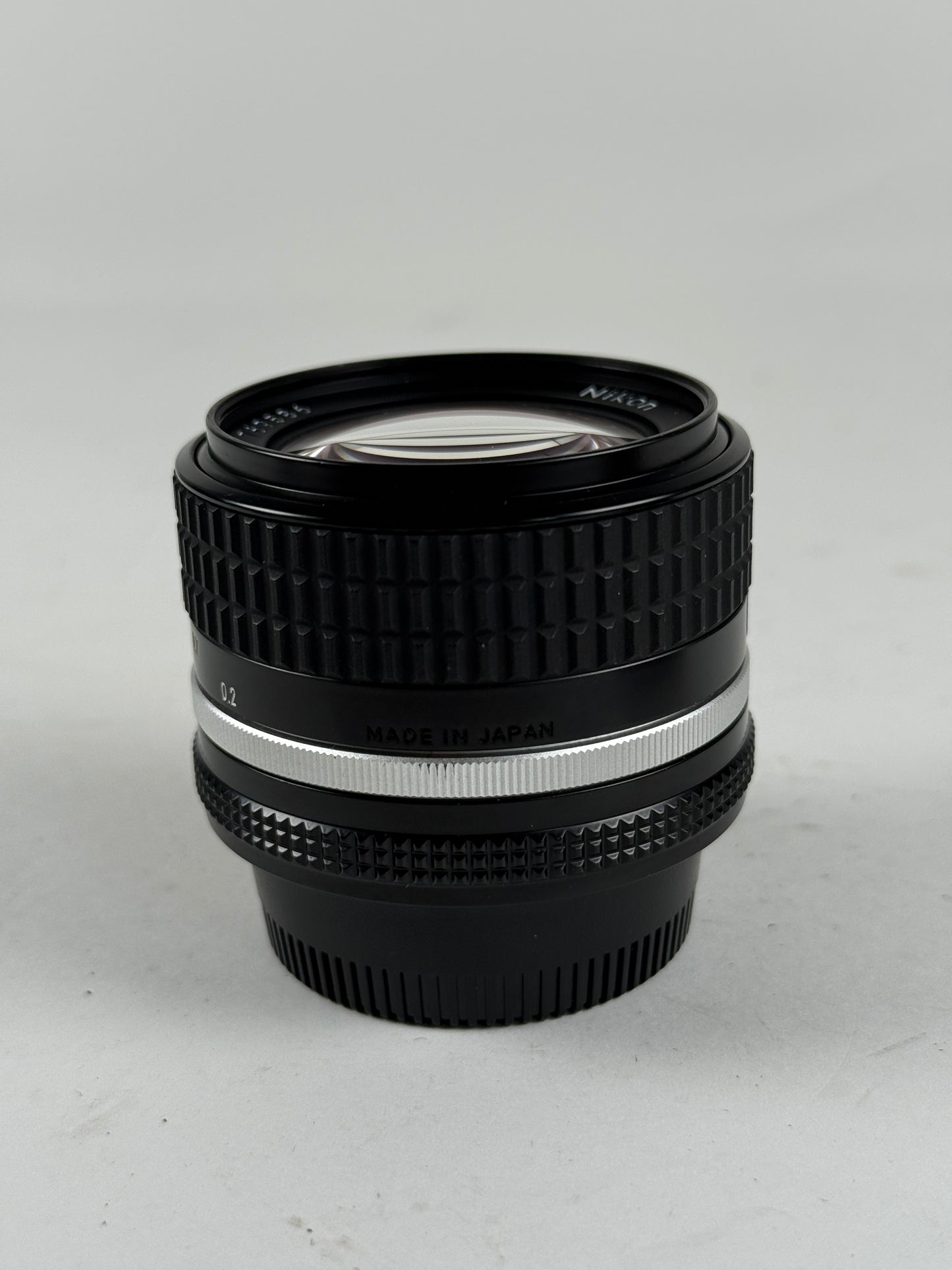 Nikon Ai-s ais Nikkor 28mm f2.8 Wide Angle MF Lens