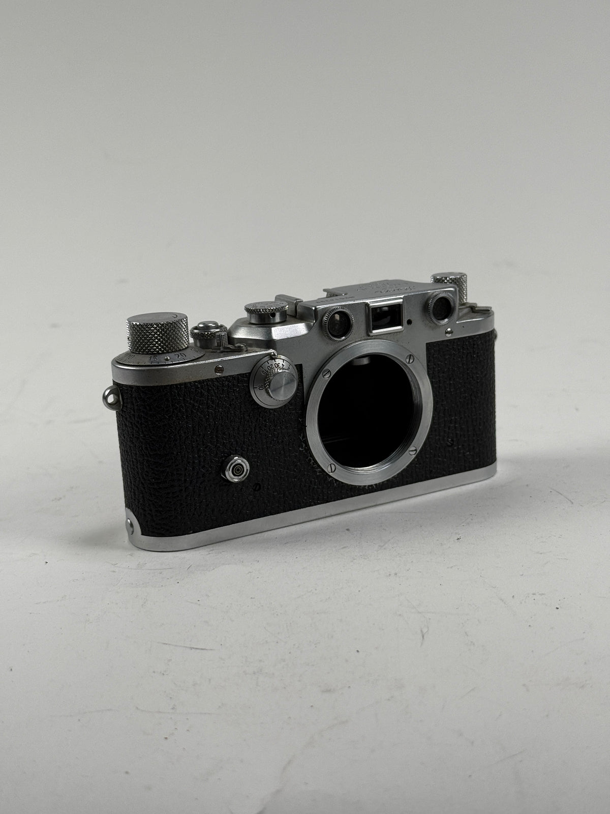 Leica IIIc rangefinder 35mm camera body chrome