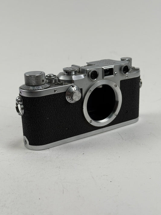 Leica IIIc rangefinder 35mm camera body chrome