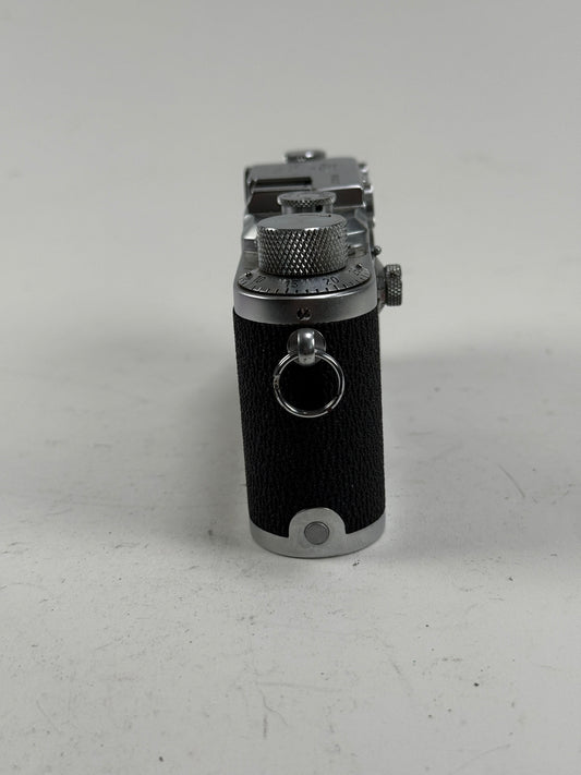 Leica IIIc rangefinder 35mm camera body chrome