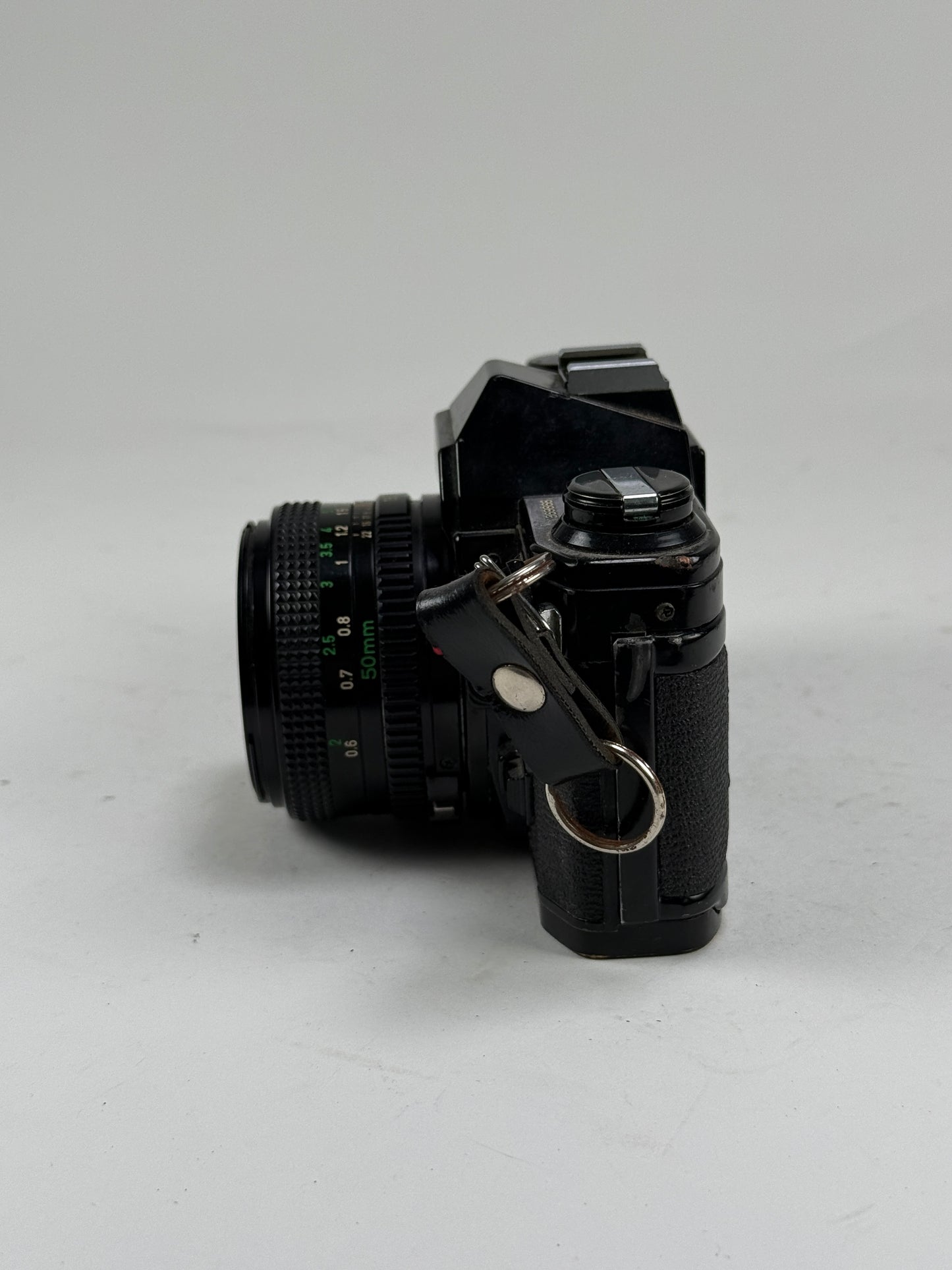 CANON AE-1 black SLR 35mm Film Camera with 50mm f1.8 Kit