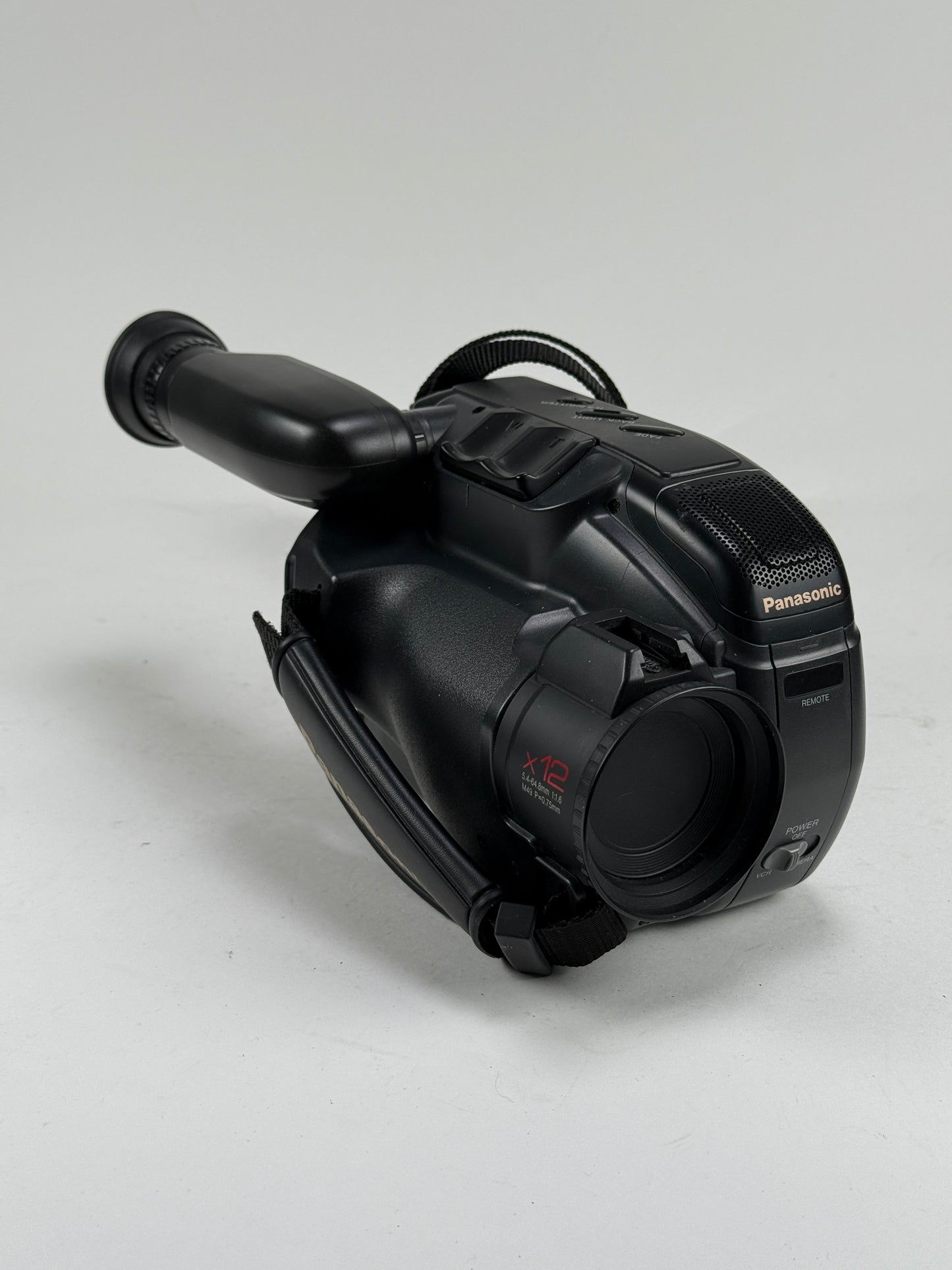 Panasonic Palmcorder IQ PV-IQ303 VHS-C Camcorder 10x Zoom Camera