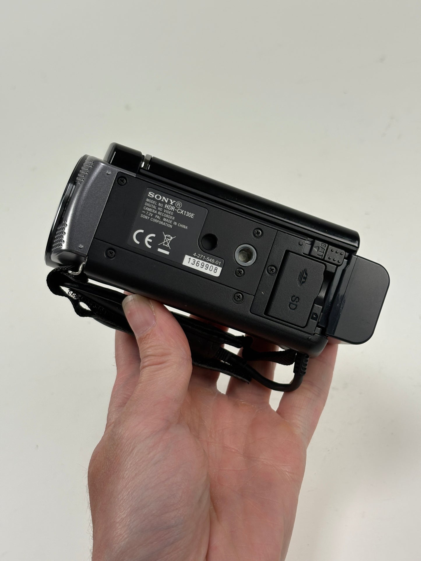 Sony Handycam HDR-CX130E Camcorder Video Recorder Digital Camera