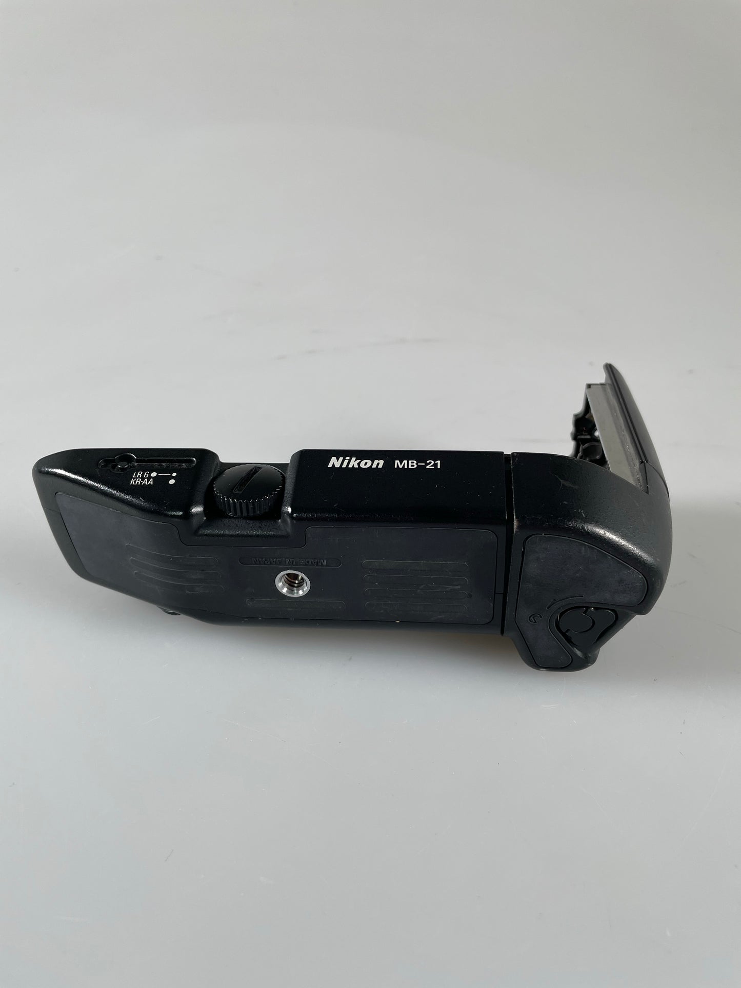 Nikon MB-21 High Speed Battery Pack Grip For F4 F4s