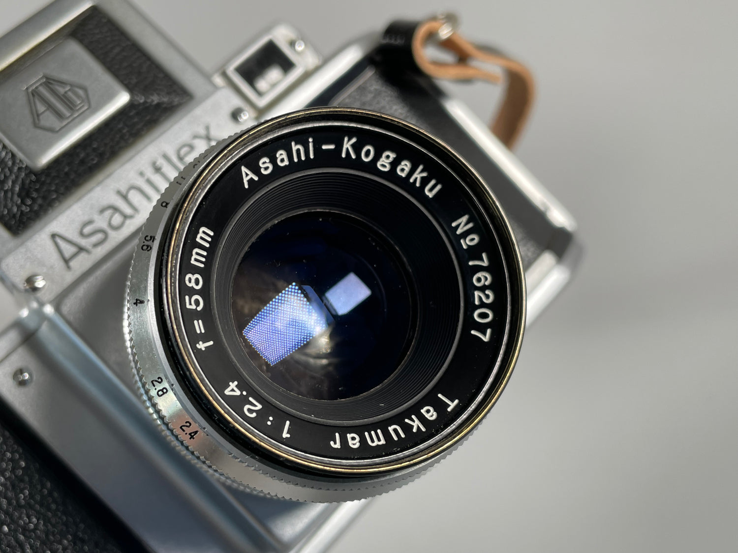 正規販売店】 IIA Asahiflex + f=58mm 1:2.4 Takumar フィルムカメラ