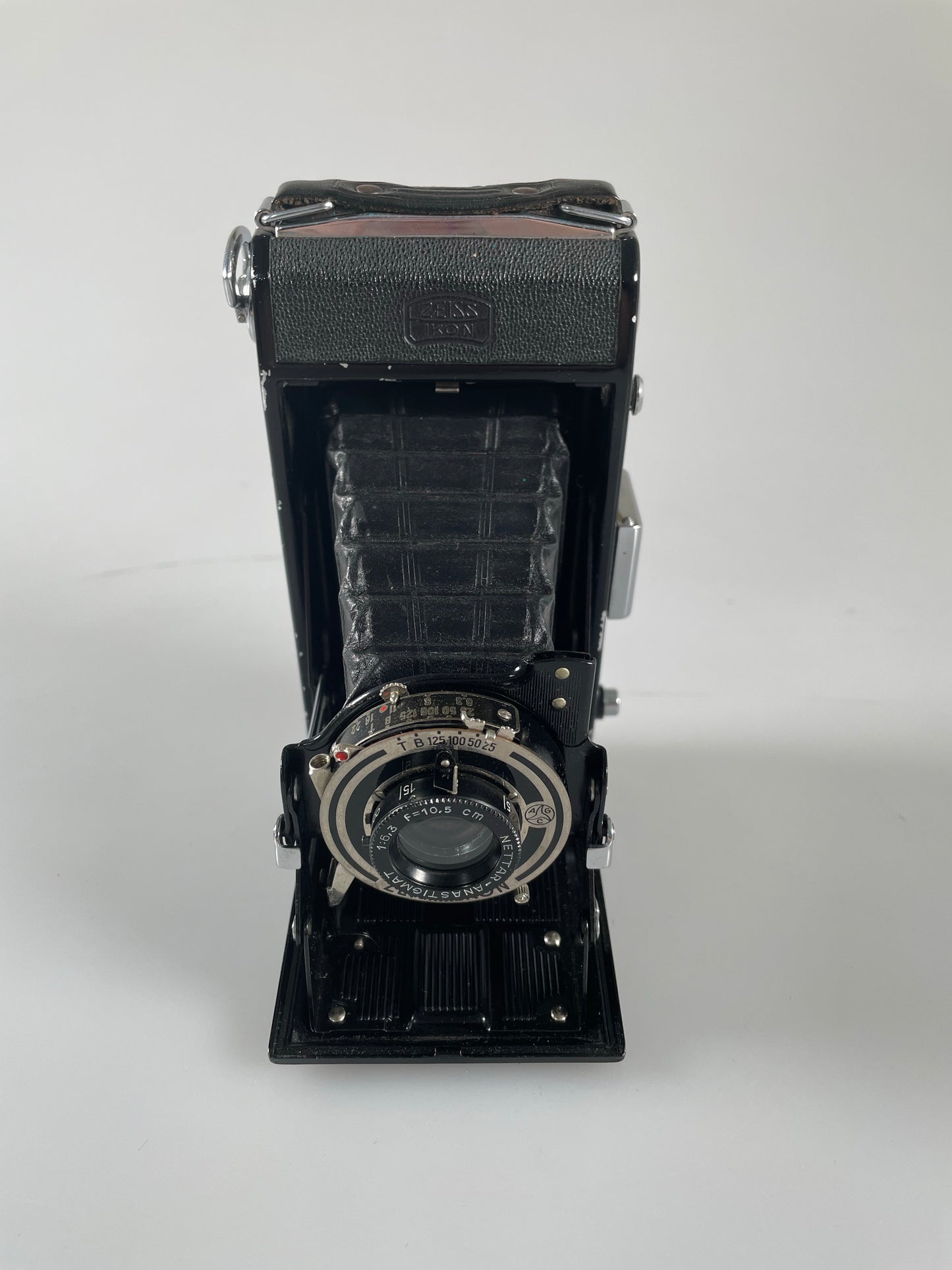 Zeiss Ikon Nettar 515/2 Folding Camera - Novar Anastigmat 10.5cm f6.3