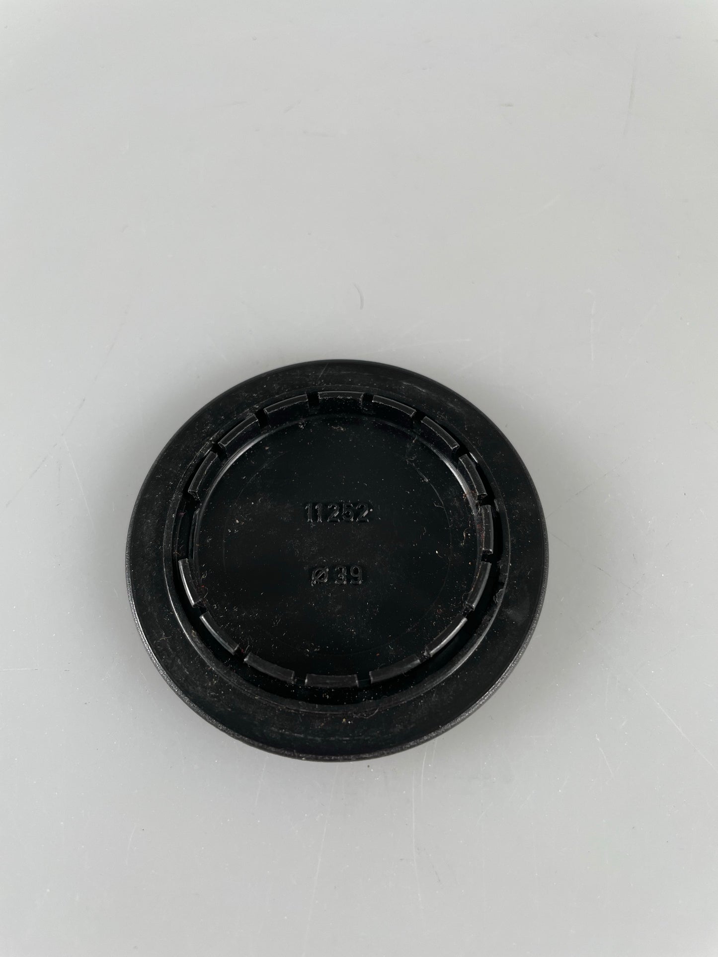 Leica 11252 Hood Cap M Thin 90mm f2.8 Tele-Elmarit