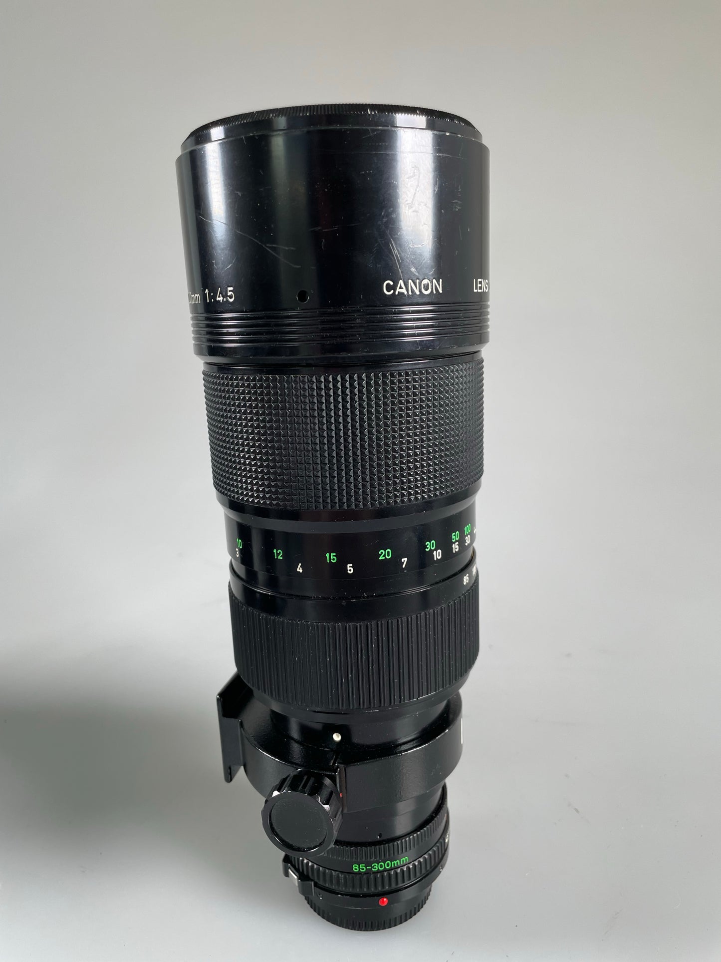 Canon New FD 85-300mm F4.5 Telephoto SLR MF Lens