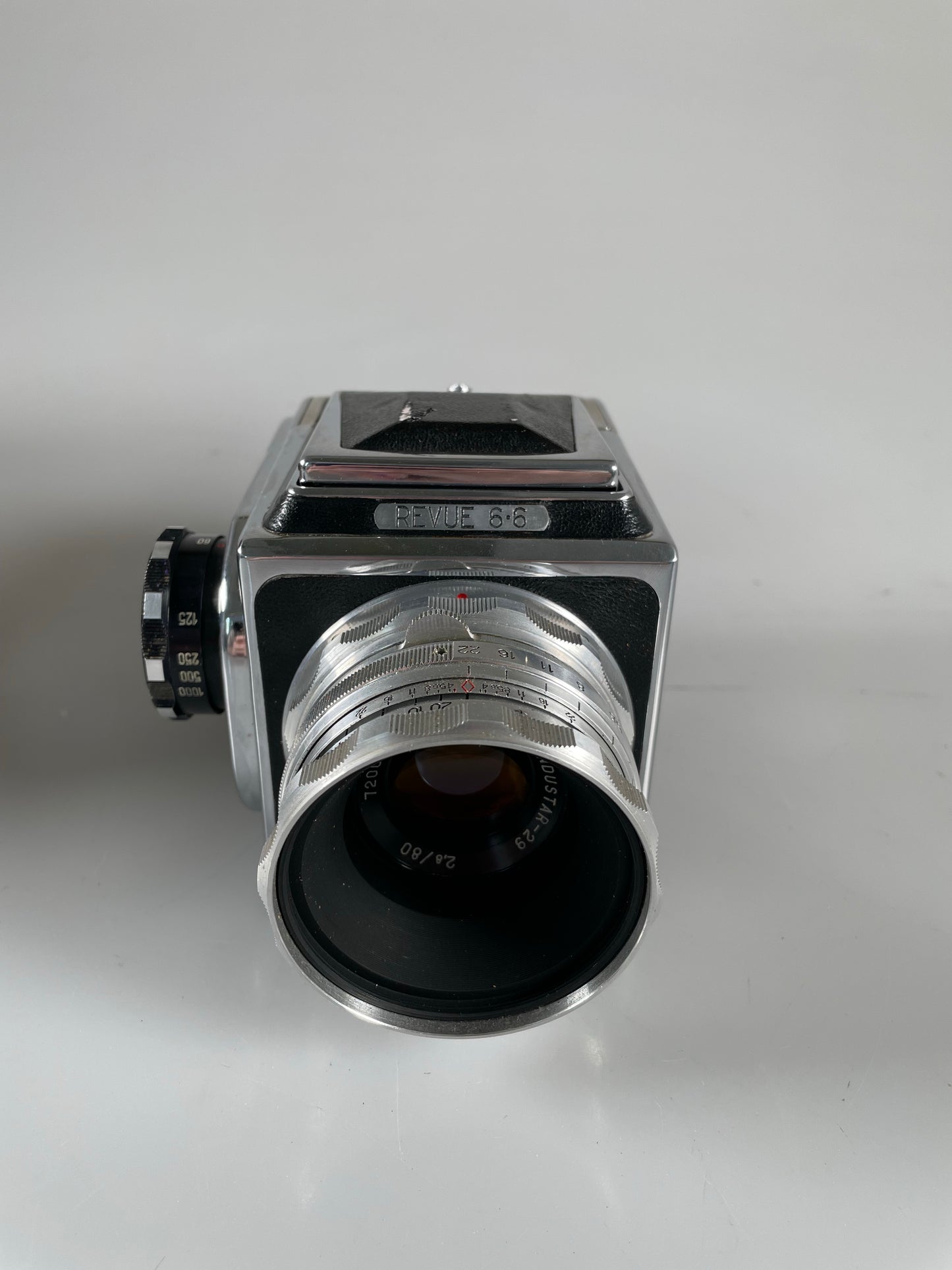 Revue 6x6 camera Salut USSR Russian Industar-22 80mm f2.8 lens