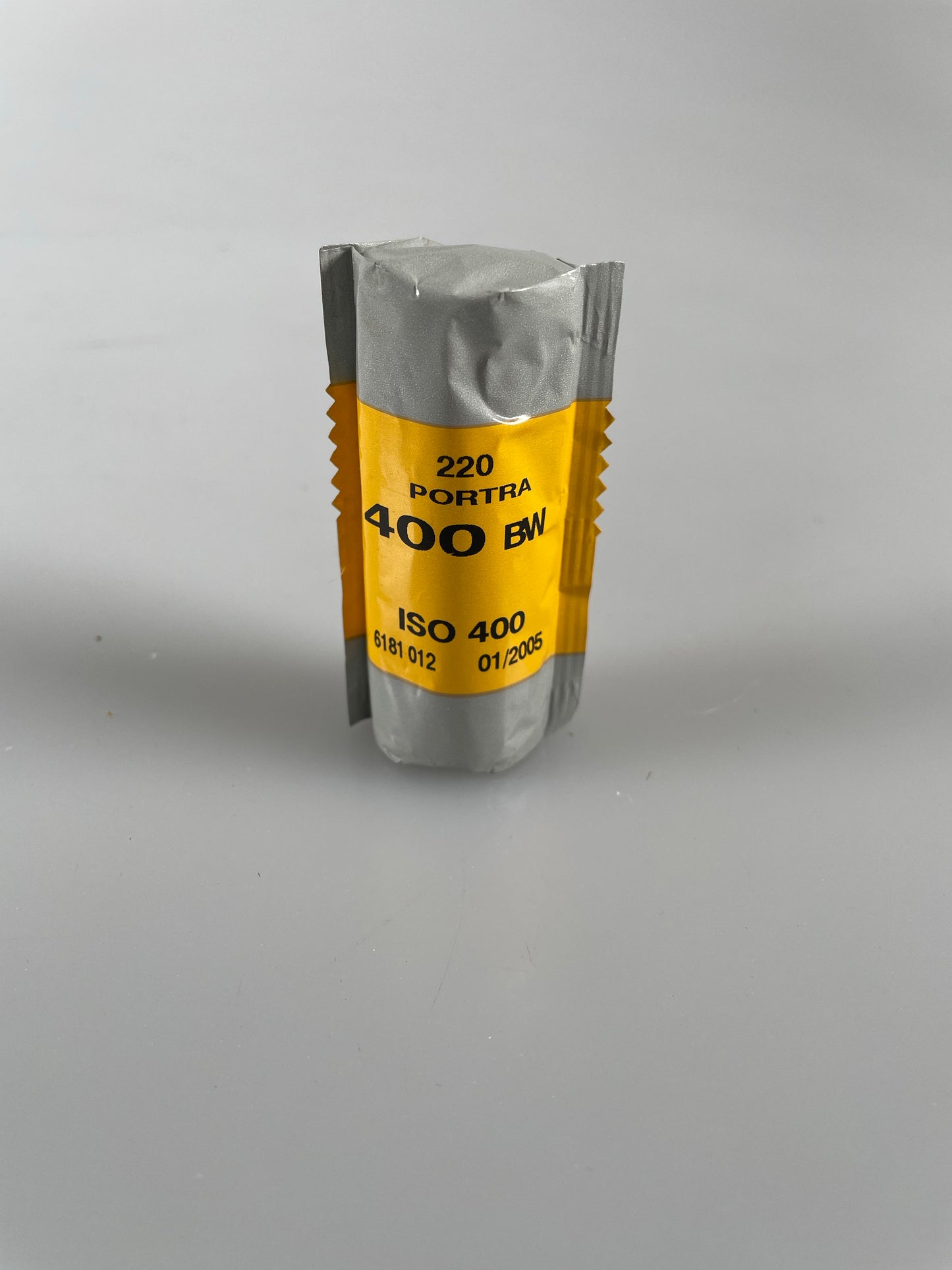 Kodak PORTRA 400BW Black and white B&W 220 ISO 400 1 roll