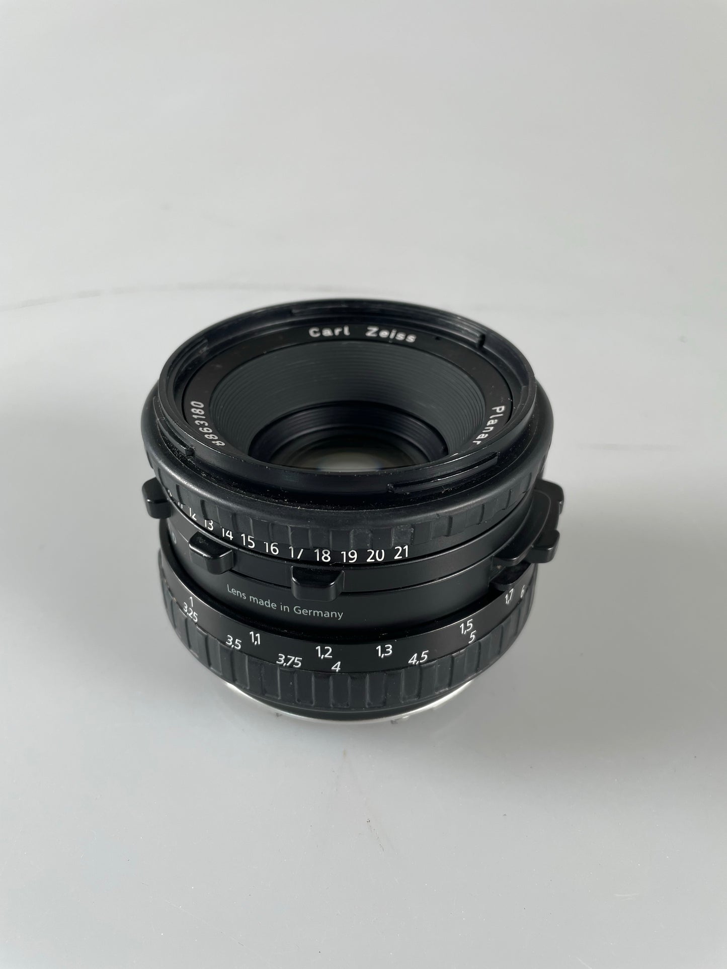 Hasselblad Carl Zeiss CB Planar T* 80mm f2.8 Lens