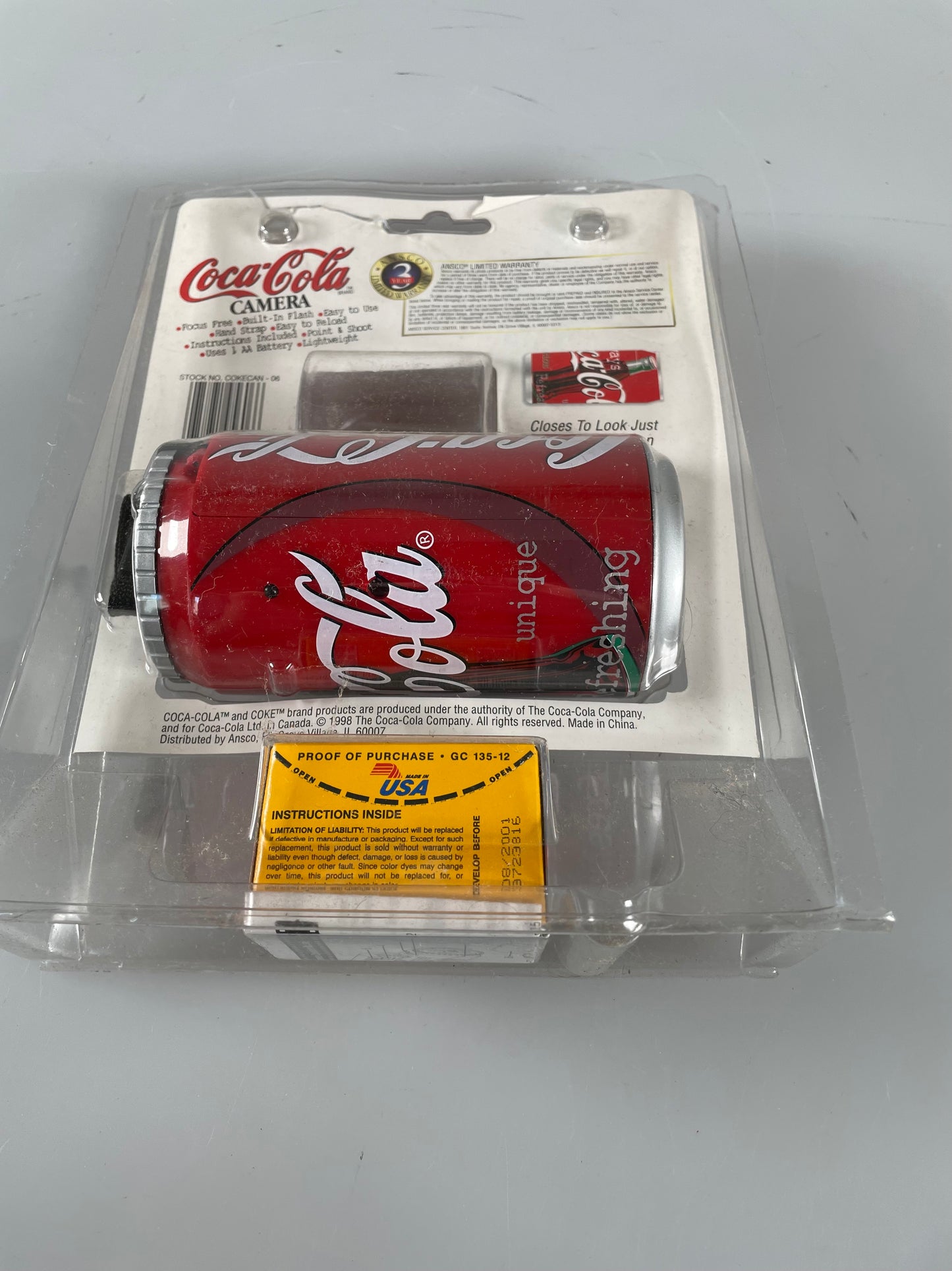 Vintage Coke Can Camera Coca Cola 35mm Flash 1998 w/ roll of Kodak film