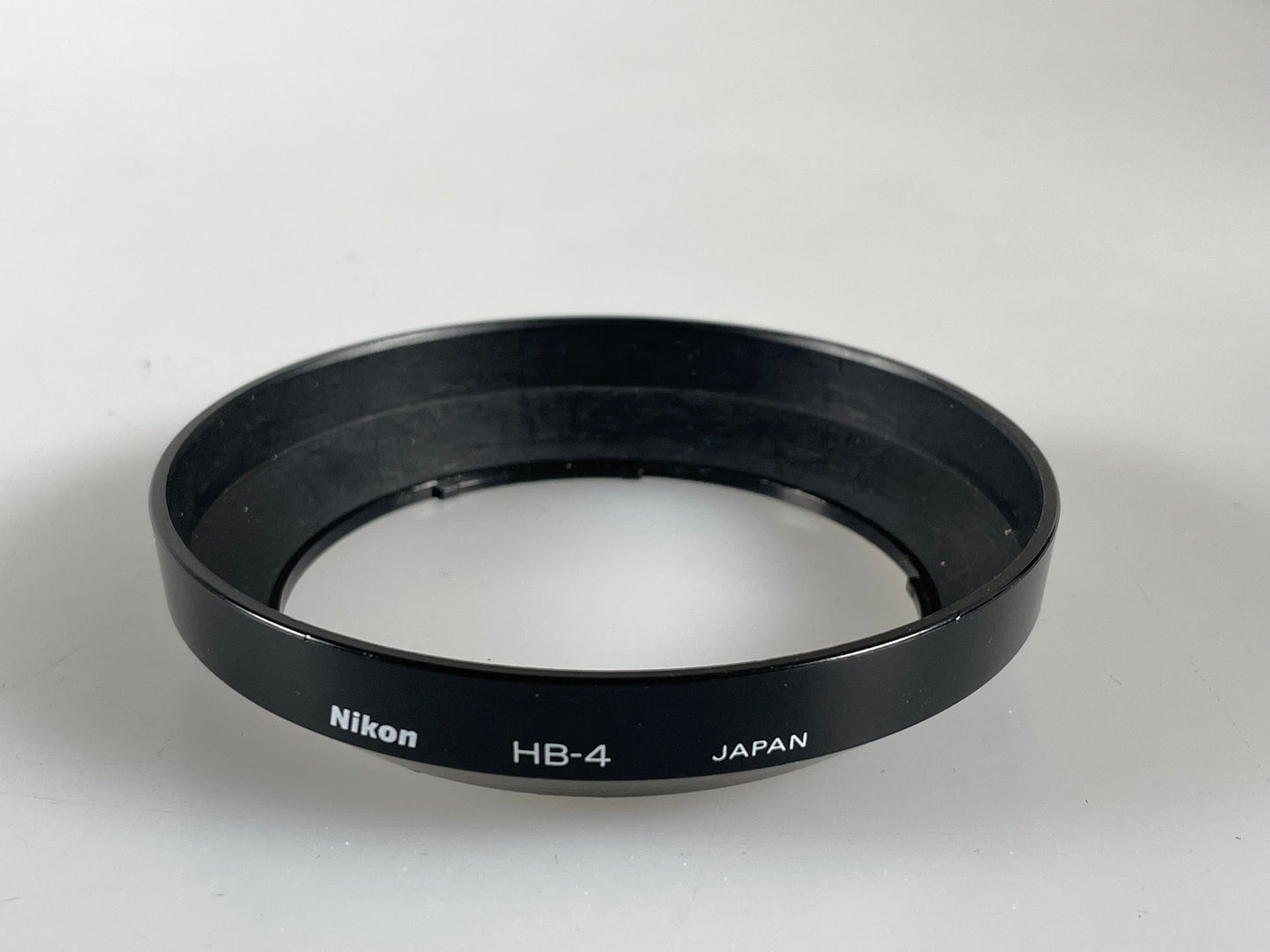 Nikon Genuine HB-4 wide angle bayonet lens hood for AF f2.8 20mm lens