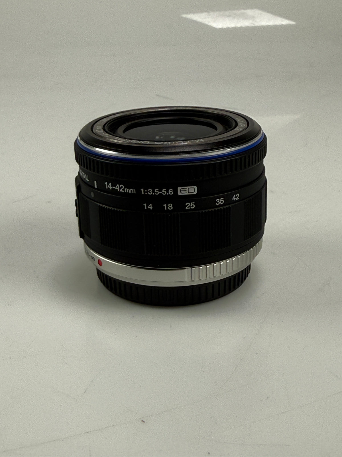 Olympus Digital 14-42mm f3.5-5.6 M.Zuiko L ED Lens Micro 4/3 MFT