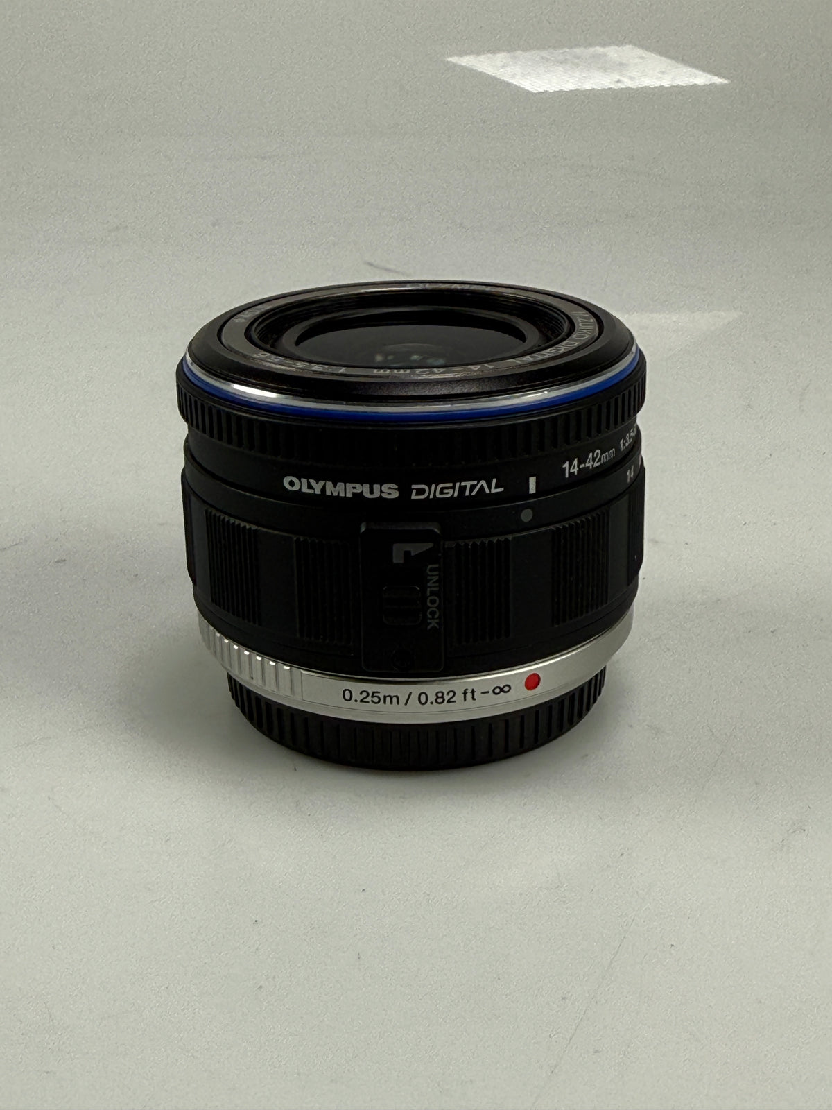 Olympus Digital 14-42mm f3.5-5.6 M.Zuiko L ED Lens Micro 4/3 MFT