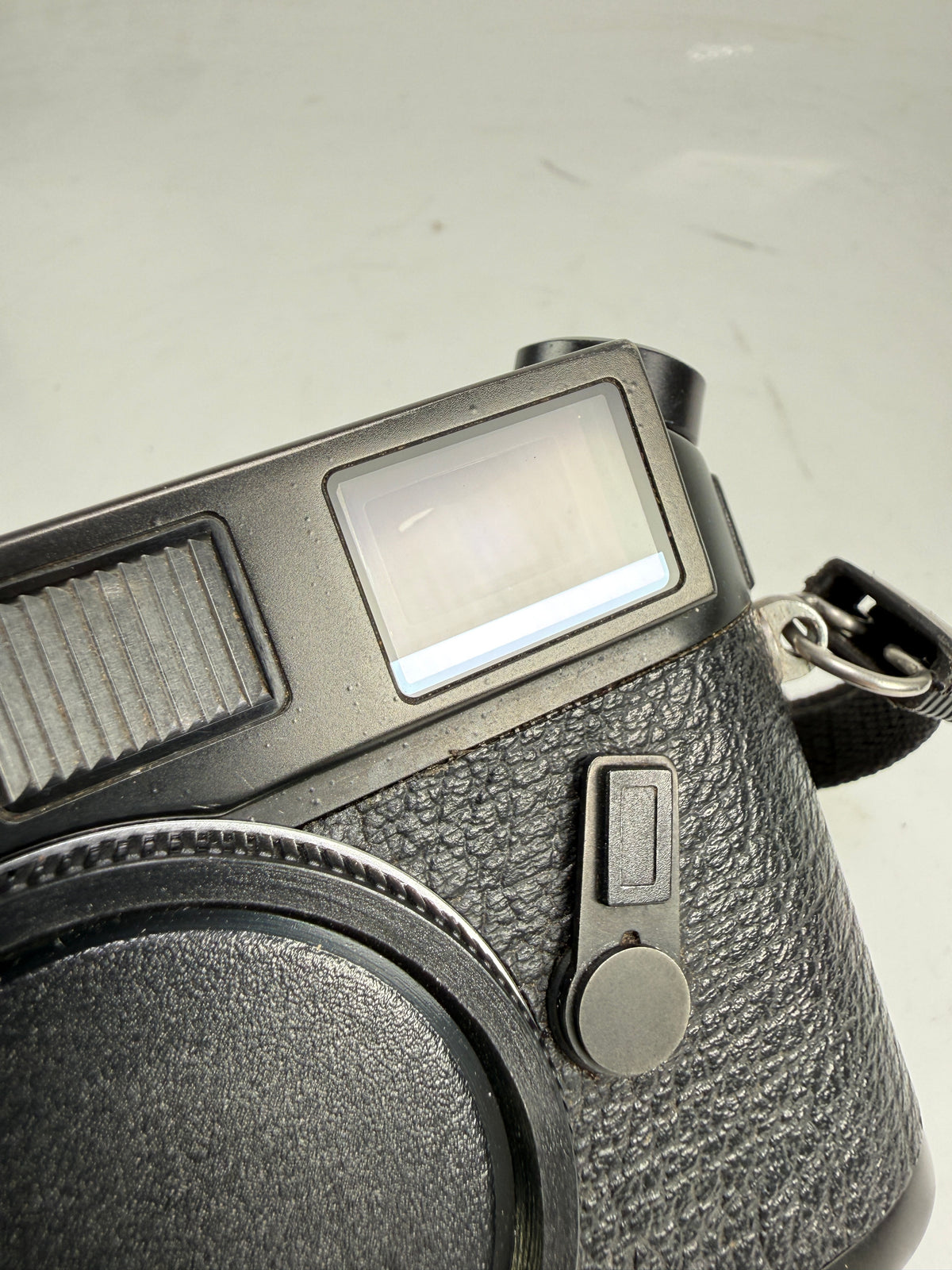 Leica M6 Classic 0.72 35mm rangefinder film camera black