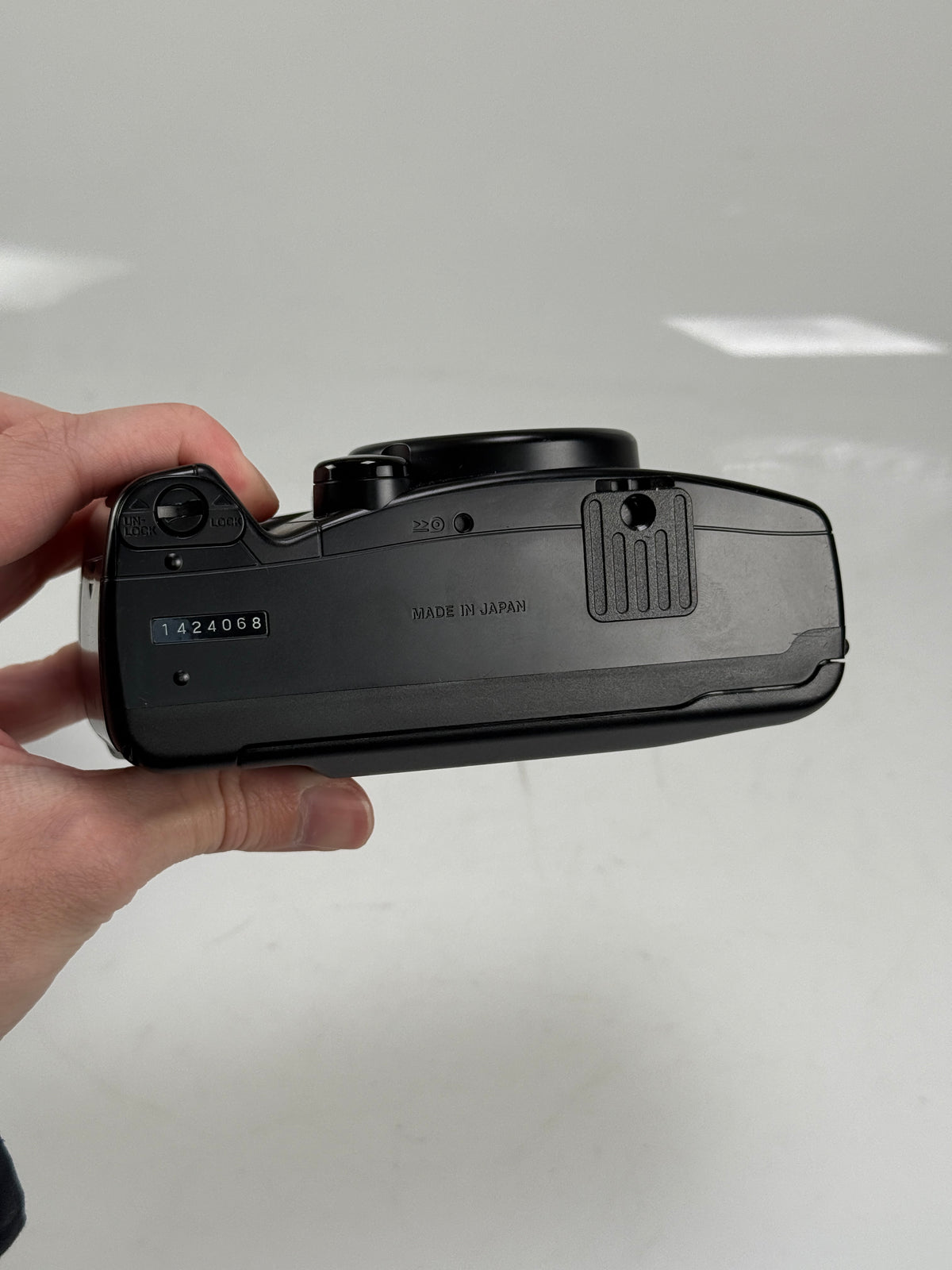 Olympus Infinity Zoom 200 Quartzdate 35mm Film Camera