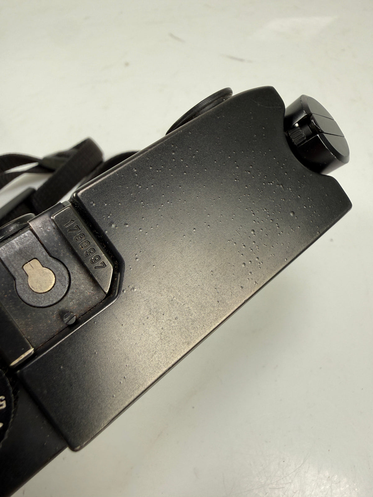 Leica M6 Classic 0.72 35mm rangefinder film camera black