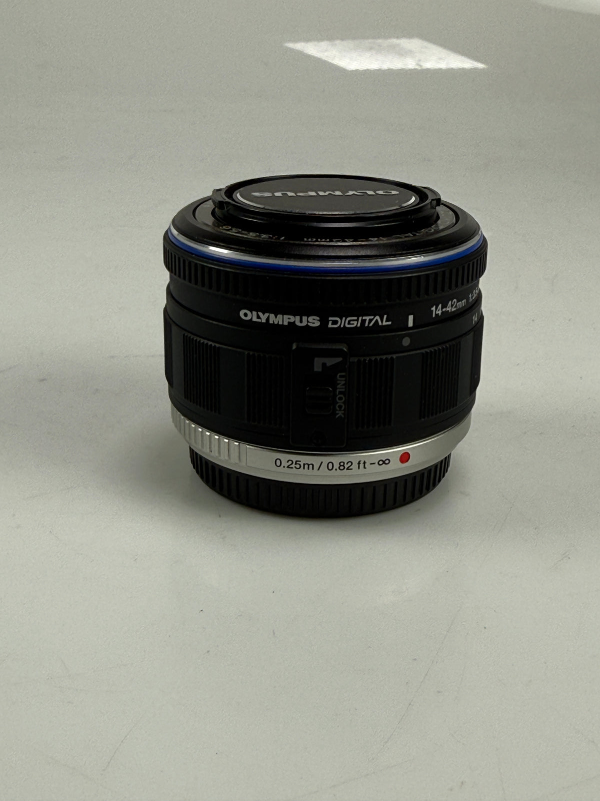Olympus Digital 14-42mm f3.5-5.6 M.Zuiko L ED Lens Micro 4/3 MFT