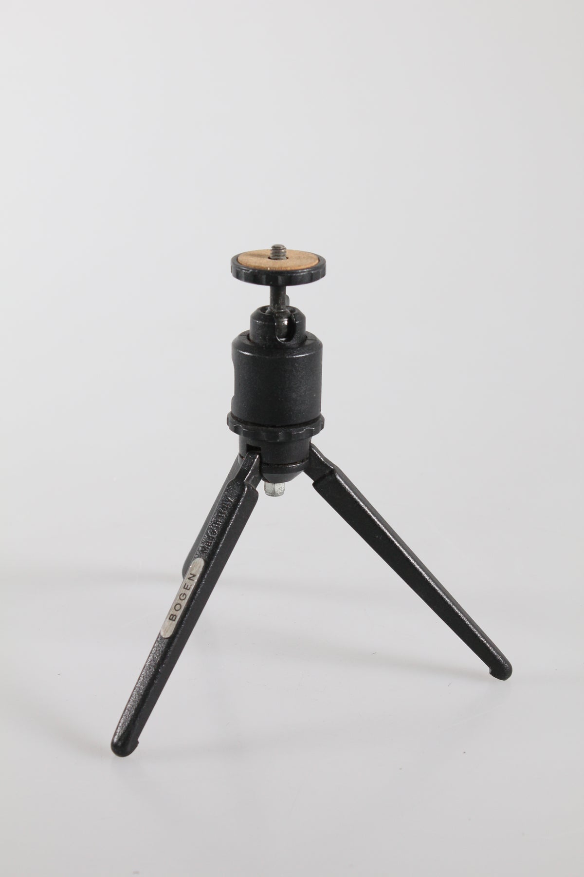 Bogen Manfrotto Table Top Tripod 3009 Micro Fluid Ball Head