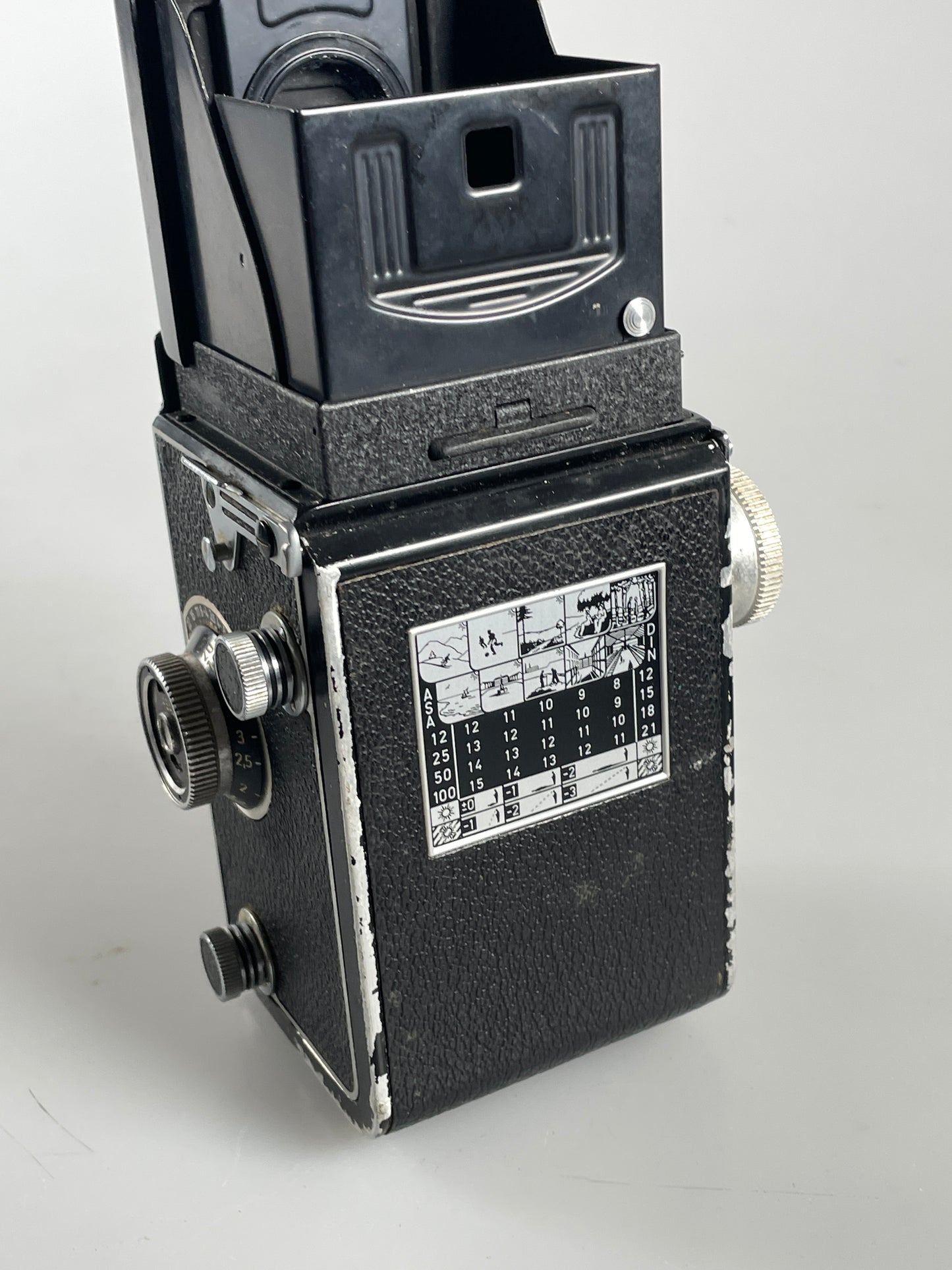 Rollei Rolleicord VA model II TLR Medium Format Camera 75mm f3.5 Xenar Lens TLR