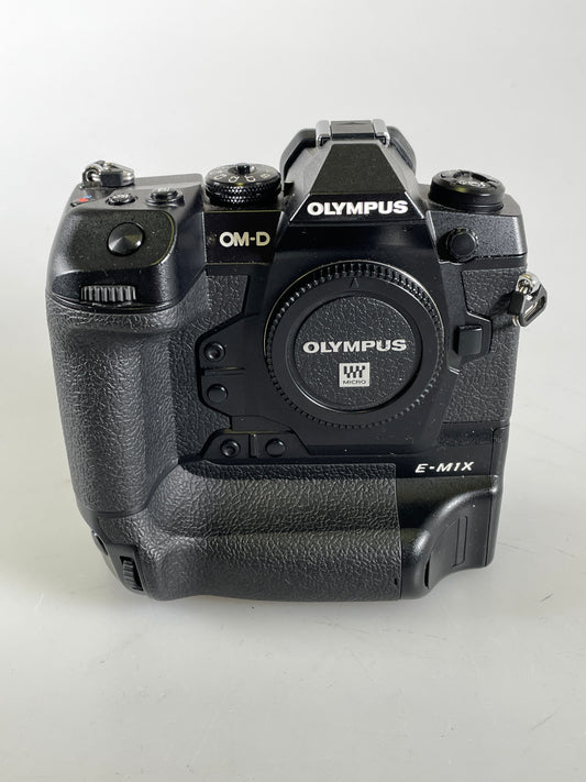 Olympus OM-D E-M1X Mirrorless Digital Camera